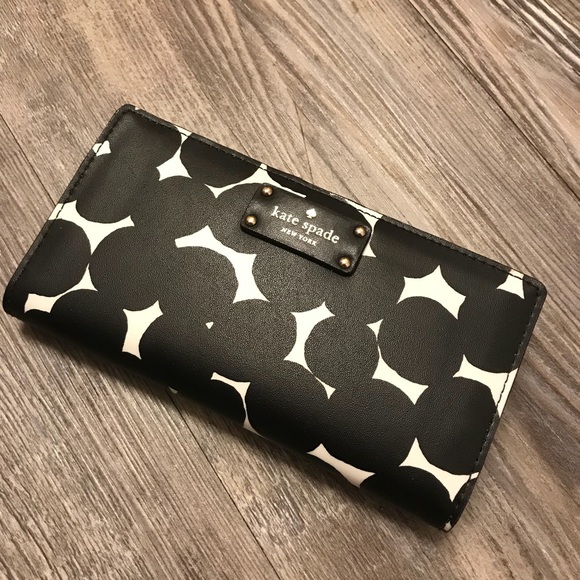 Kate Spade Handbags - NWT♠️KATE SPADE♠️ Black&White Wallet